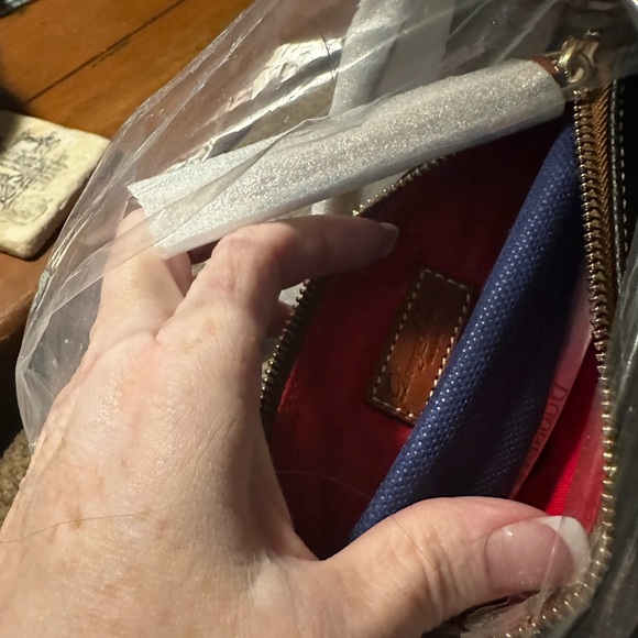 NWT Dooney & Bourke Letter carrier crossbody - Picture 8 of 8